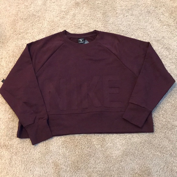 burgundy nike crop top
